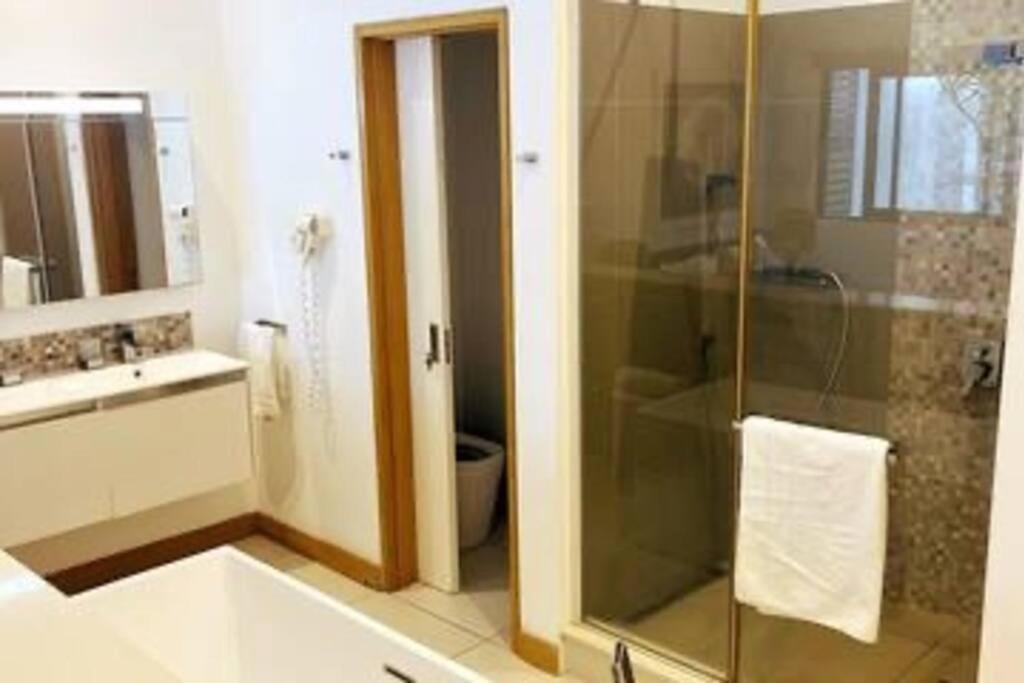 Latitude Luxury Seafront Suite Rivière Noire Εξωτερικό φωτογραφία