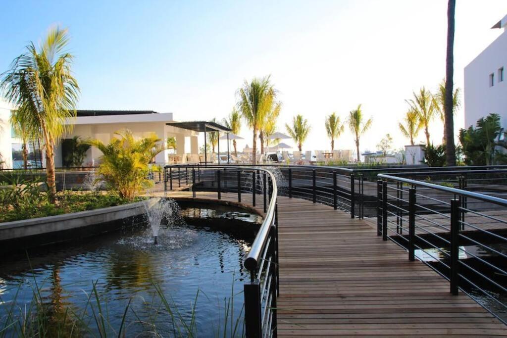 Latitude Luxury Seafront Suite Rivière Noire Εξωτερικό φωτογραφία