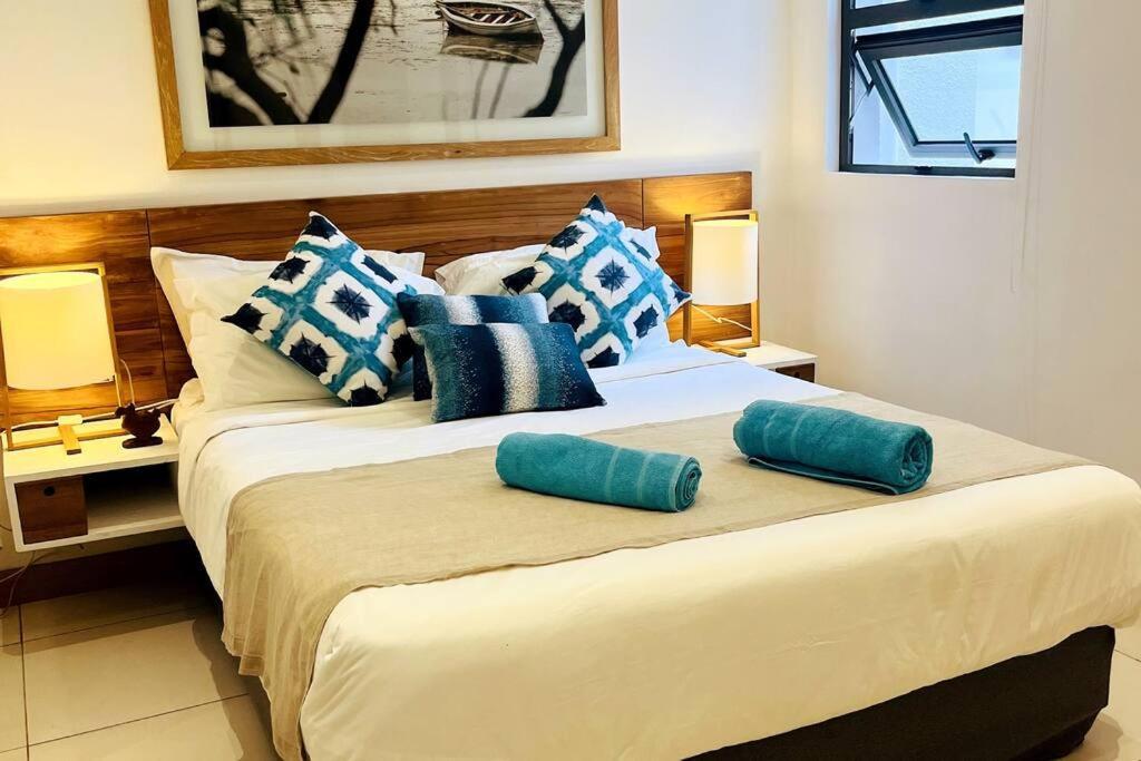 Latitude Luxury Seafront Suite Rivière Noire Εξωτερικό φωτογραφία
