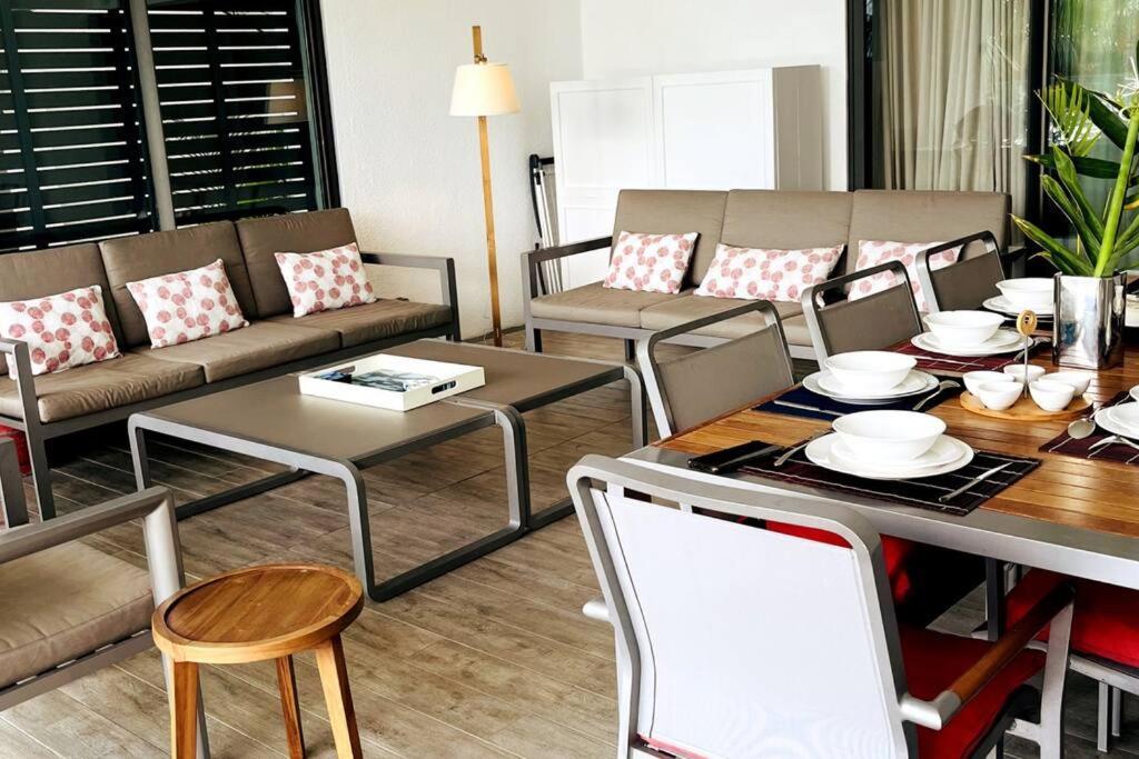 Latitude Luxury Seafront Suite Rivière Noire Εξωτερικό φωτογραφία